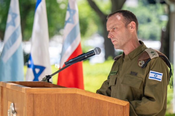 האלוף שלומי בינדר, ראש אגף המודיעין כיום, שלא נכח בשיחת המפקדים בליל 7 באוקטובר (צילום: דובר צה"ל)