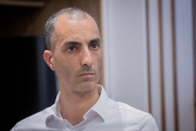 ראש רשות שוק ההון, עמית גל, במסיבת עיתונאים במשרד האוצר בירושלים (צילום ארכיון: חיים גולדברג / פלאש 90)