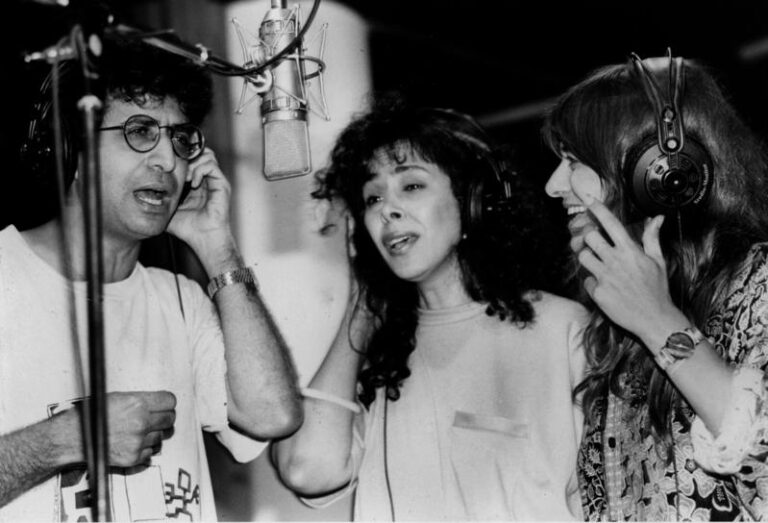 קורין אלאל עם גלי עטרי ואילן וירצברג, 1980 (צילום ארכיון: פלאש 90)