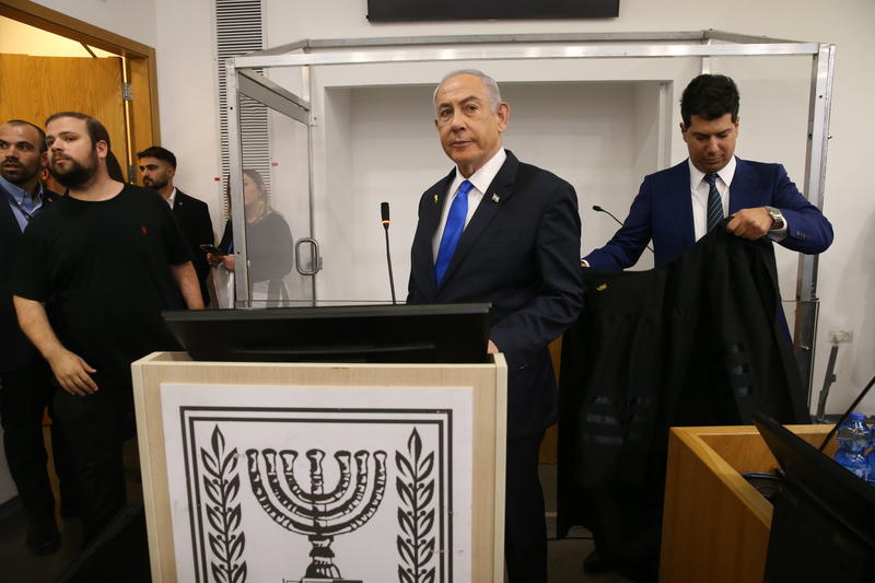 ראש הממשלה בנימין נתניהו בעדותו בבית המשפט המחוזי בתל אביב (צילום: פלאש 90)