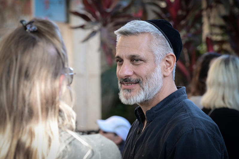 אביתר בנאי בהלוויית קורין אלאל (צילום: אבשלום ששוני/פלאש 90)