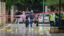 זירת הפיגוע בהרצליה (צילום: אבשלום ששוני/פלאש90)פיגוע
דקירה
זירה
כוחות
ביטחון