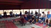קבוצה משדרות במהלך סיור במסגרת אחד הקורסים במכון אבשלום (צילום: מכון אבשלום)