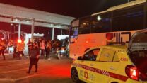 זירת הפיגוע בכביש 60 (צילום: תיעוד מבצעי מד"א)