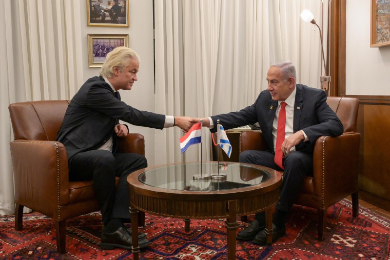 ראש הממשלה בנימין נתניהו עם חירט וילדרס, מנהיג מפלגת החירות בהולנד, בלשכתו בירושלים (צילום: צילום: מעיין טואף, לע"מ)