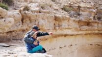 אבא ובן מטיילים (צילום אילוטסרציה: Shutterstock)