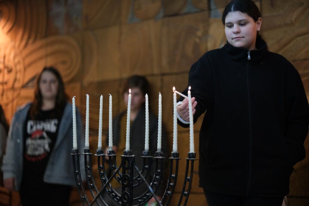 הדלקת נרות בקיבוץ געתון (צילום: דוד טברסקי) הדלקת נרות בקיבוץ געתון (צילום: דוד טברסקי)