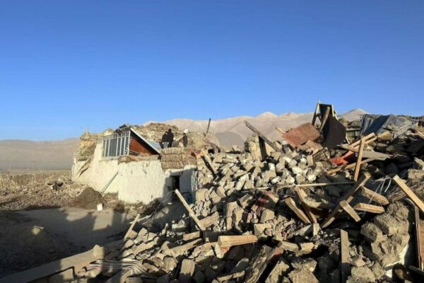 הרס בעקבות רעידת האדמה בטיבט (צילום: Xinhua via REUTERS)