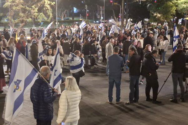 חגיגות ברעננה לרגל חזרת החטופות (צילום: הדס יום טוב)