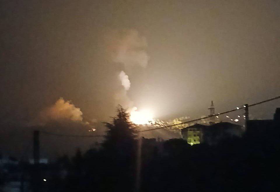תקיפת חיל האוויר באחד הכפרים בדרום לבנון (צילום: רשתות חברתיות)