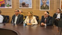 ליאור גבאי (מימין), חגית פאר ודוד הררי בדיון בכנסת על "קריסת המעונות המפוקחים" (צילום: פורום המעונות המפוקחים)