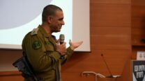ראש אכ"א, דדו בר-כליפא, בכנס "ממשרתים ללימודים" של הצבא והאקדמיה (צילום: דובר צה"ל)
