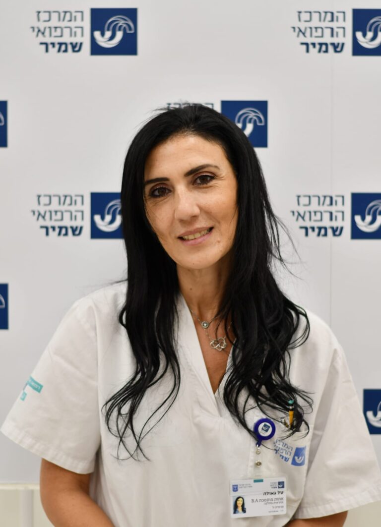 גולי טל, אחראית מתחם השבים בשמיר אסף הרופא/ "צריך לזכור שאין להם כאן משפחה" (צילום: אסף הרופא)