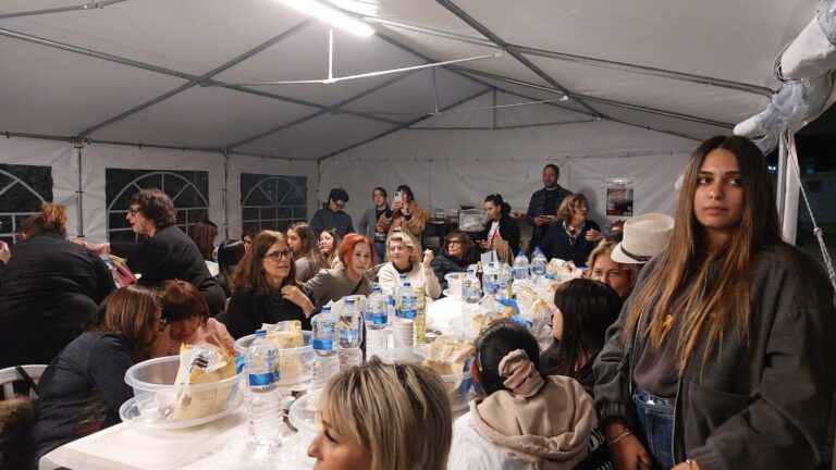הפרשת חלה למען החטוף בר קופרשטיין בכיכר החטופים (צילום: מיכל מרנץ)