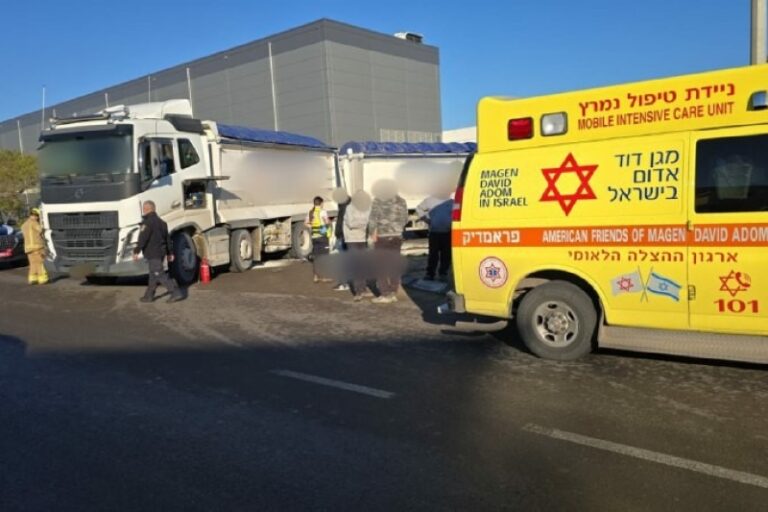 זירת התאונה (צילום: דוברות מד"א)