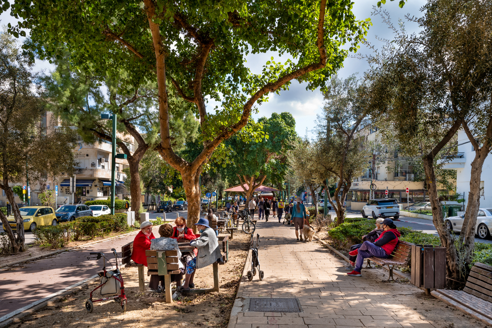 שדרות בן גוריון בתל אביב (Boris-B / Shutterstock.com)