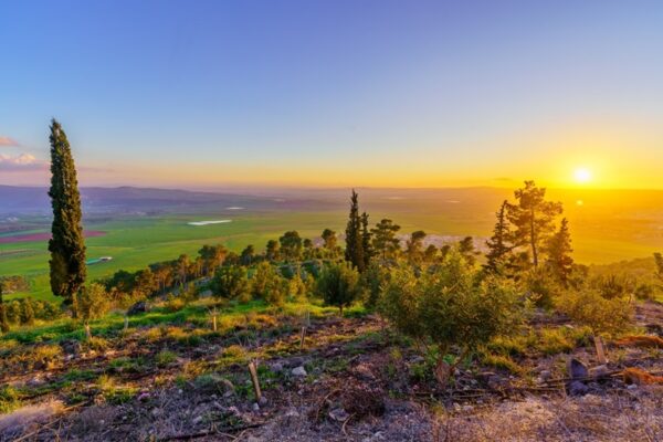 זריחה בעמק יזרעאל (צילום: RnDmS / Shutterstock)