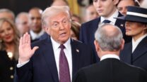 דונלד טראמפ בהשבעתו לכהונה שניה כנשיא ארצות הברית (צילום: REUTERS/Kevin Lamarque)