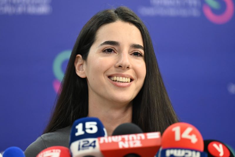 ספיר כהן, זוגתו של סשה טרופנוב במסיבת עיתונאים לאחר שחרורו מהשבי (צילום: פאולינה פטימר)