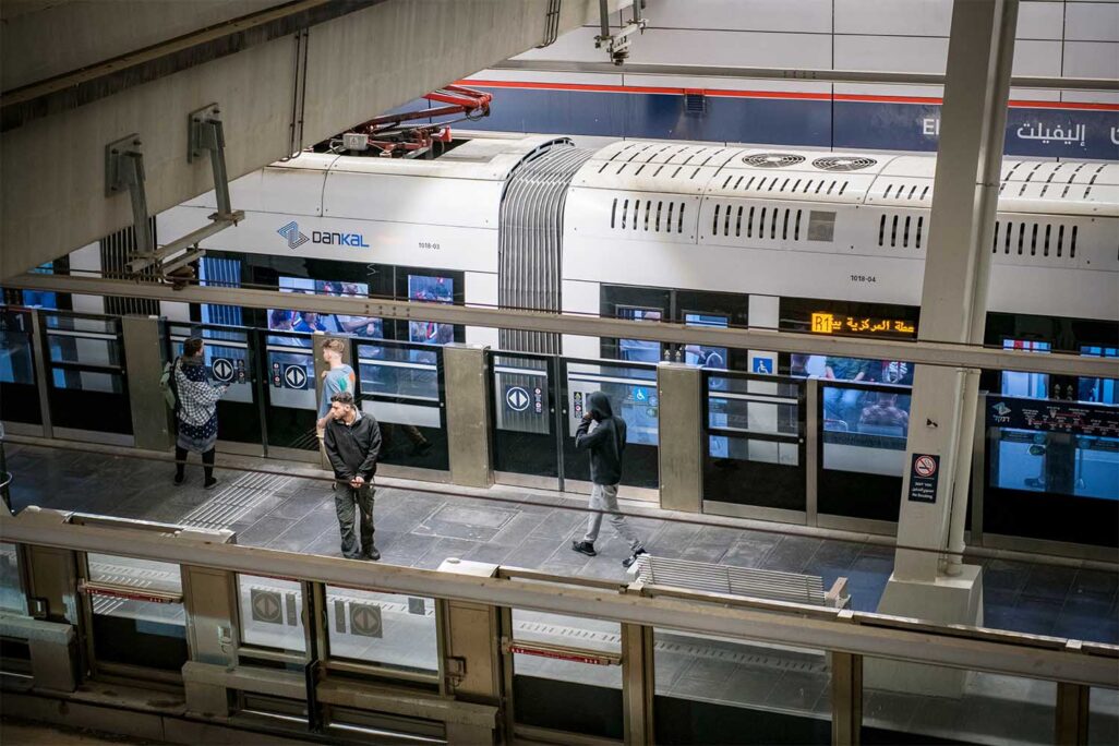 הרכבת הקלה בתל אביב (צילום: ישראל הדרי/פלאש90) הרכבת הקלה בתל אביב (צילום: ישראל הדרי/פלאש90)