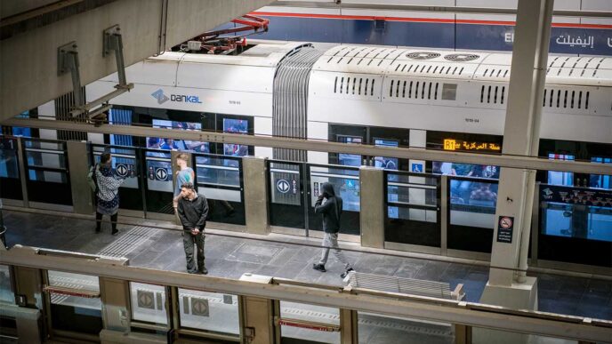 שב"ח החשוד במעורבות בפיגועים בעבר נעצר לאחר שצילם בתחנת הרכבת הקלה בבני ברק