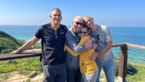 שורד השבי גדי מוזס לאחר שחרורו מבית החולים (צילום: באדיבות המשפחה)