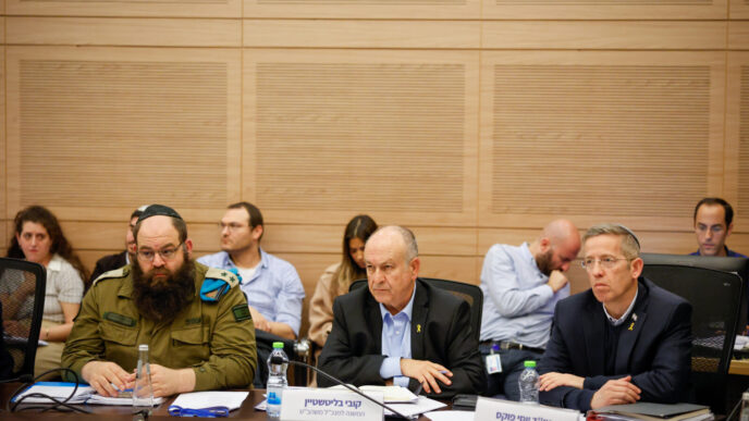 דיון ועדת חוץ וביטחון בנושא הסנקציות על חרדים שלא מתגייסים, במסגרת המו"מ על חוק הגיוס (צילום: נועם מושקוביץ, דוברות הכנסת)