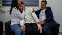 עומר שם טוב פוגש את הוריו (צילום: דובר צה"ל)