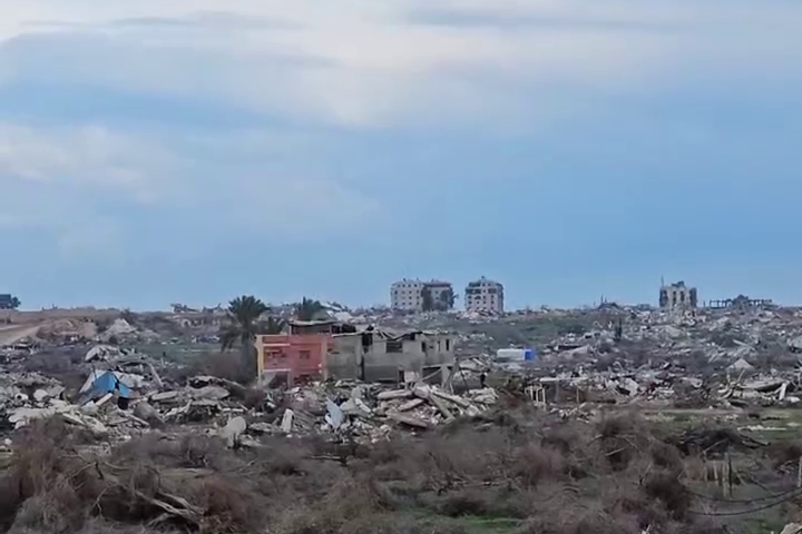 ציר נצרים לאחר נסיגת צה"ל על פי דיווחים פלסטיניים (צילום: מרשתות חברתיות) ציר נצרים לאחר נסיגת צה"ל על פי דיווחים פלסטיניים (צילום: מרשתות חברתיות)