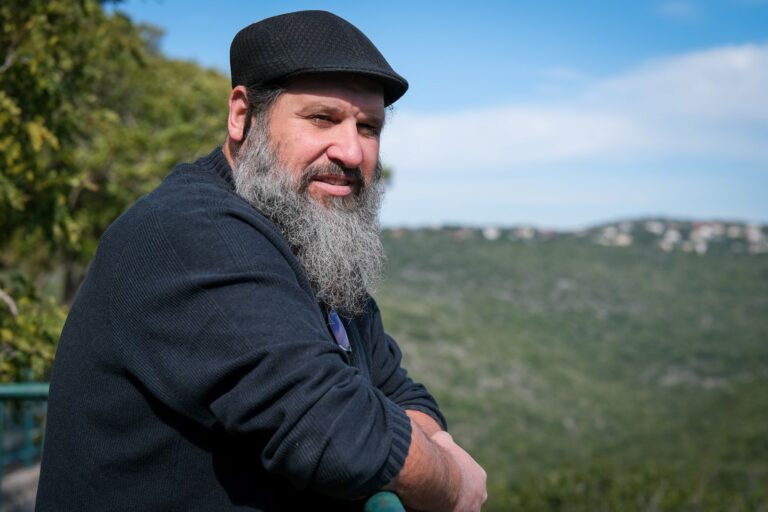 יואב כהן, יו"ר ועד נטועה ומתמודד לבחירות במעלה יוסף (צילום: דוד טברסקי)
