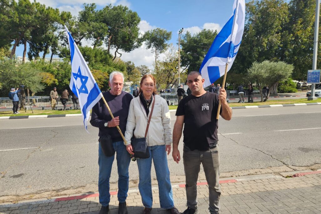 ניסים יעקב (מימין), יוני אלוני ויורם אלוני (צילום: דפנה איזברוך)