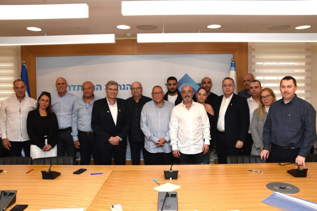 חתימת הסכם תרו (צילום: דוברות ההסתדרות) חתימת הסכם תרו (צילום: דוברות ההסתדרות)