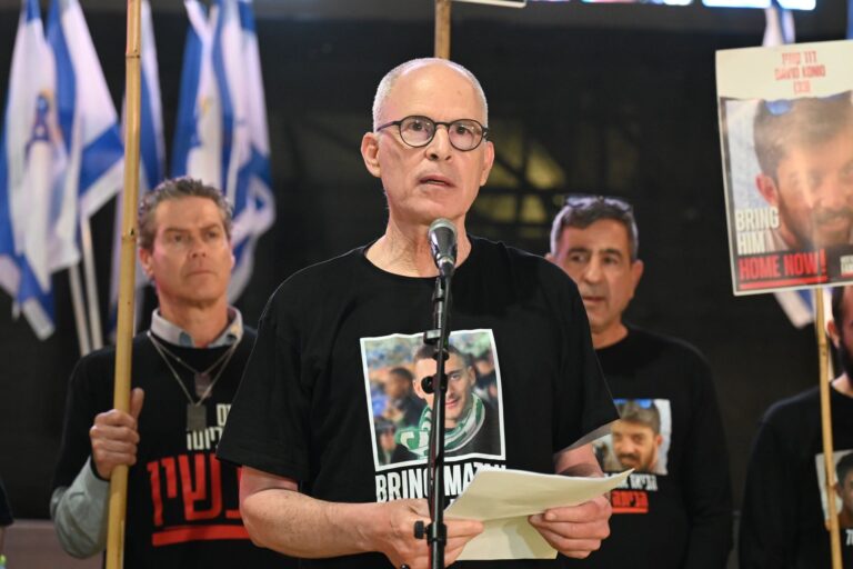 קית' סיגל: "אחרי שהעסקה התפוצצה, אני זוכר איך המחבלים הפכו מיד לאכזריים (צילום: פאולינה פטימר)