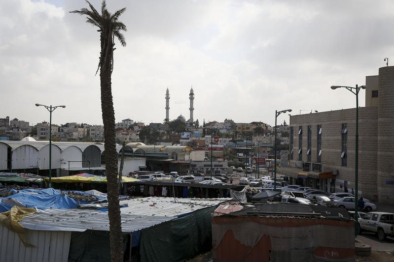 המרכז המסחרי בעיר רהט. 208 מיליון שקלים יקוצצו מתוכנית החומש לחברה הבדואית (תמונת ארכיון: הדס פרוש / פלאש 90)