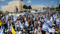 מוחים נגד הממשלה צועדים בירושלים (צילום: יונתן זינדל/פלאש90)