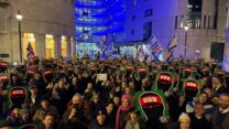 הפגנה מחוץ למשרדי BBC בלונדון (צילום: Nathan Lilienfeld/Campaign Against Antisemitism)