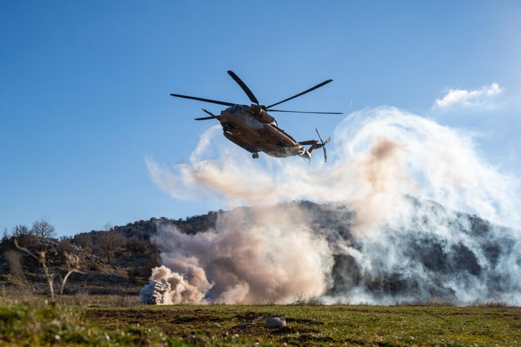 מסוק ממריא בגזרת החרמון (צילום: דובר צה"ל) מסוק ממריא בגזרת החרמון (צילום: דובר צה"ל)