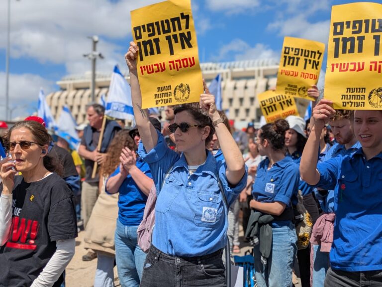 בוגרי המחנות העולים מוחים (צילום: שירי דויטשר)
