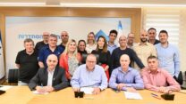 חתימת הסכם קיבוצי לעובדי כלל ביטוח ופיננסים (צילום: דוברות ההסתדרות)