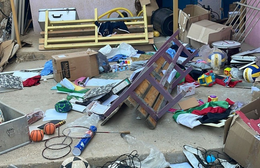 השחתת הרכוש בכפר ג'ינבה (צילום: רשתות חברתיות) השחתת הרכוש בכפר ג'ינבה (צילום: רשתות חברתיות)