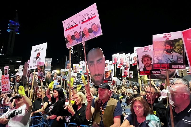 הפגנה בכיכר החטופים למען שחרורם (צילום: אורן דגן)