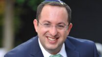 צביקה קליין (תמונה: ישראל ברדוגו / ויקיפדיה)