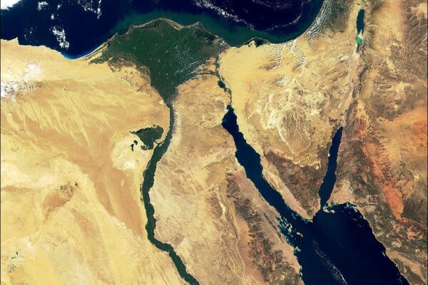 מצרים, מדבר סיני, ים סוף וארץ ישראל בצילום לוויין של נאס"א (צילום: Visible Earth / NASA)