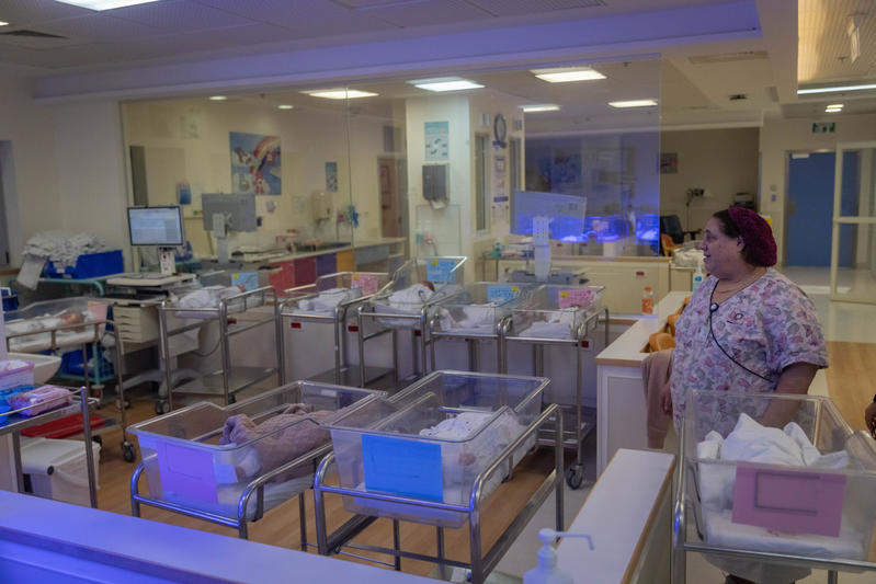 תינוקות שרק נולדו בבית החולים שערי צדק (צילום ארכיון: חיים גולדברג)