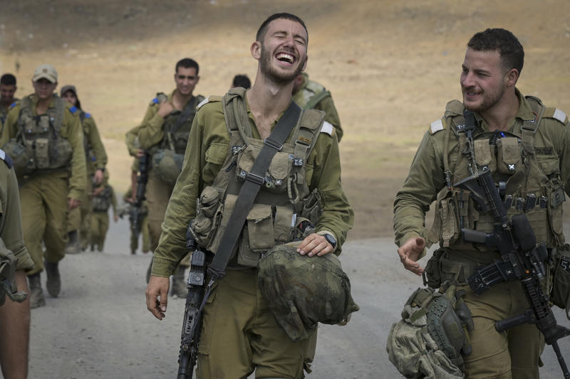 לוחמי צה״ל עם זקן ומדי ב׳ שיותרו מעתה כחלק מההקלות שאושרו (צילום אילוסטרציה: מיכאל גלעדי/ פלאש90)