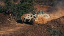 חיילי גולני וחיל השריון שפעלו בדרום לבנון במלחמה האחרונה. למצולמים אין קשר לכתבה (צילום ארכיון: אייל מרגולין/ פלאש 90)