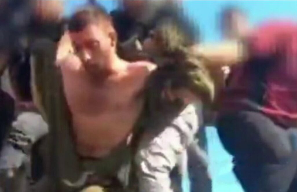תיעוד מרגעי חטיפתו של לוחם השיריון מתן אנגרסט ב-7 באוקטובר (צילום: באדיבות המשפחה) תיעוד מרגעי חטיפתו של לוחם השיריון מתן אנגרסט ב-7 באוקטובר (צילום: באדיבות המשפחה)