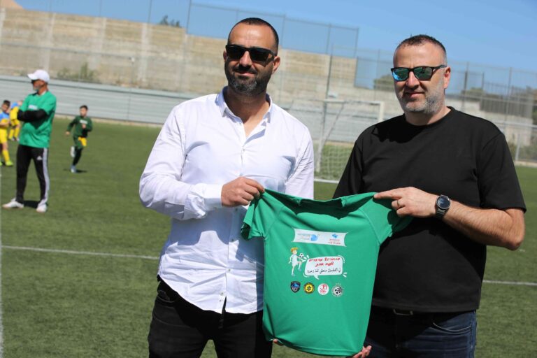 שאדי קבלאן, מנכל הכון היהודי ערבי בהסתדרות (משמאל), ופאדי עבוד, מזכיר האיגוד המקצועי (צילום: רביע חנא)