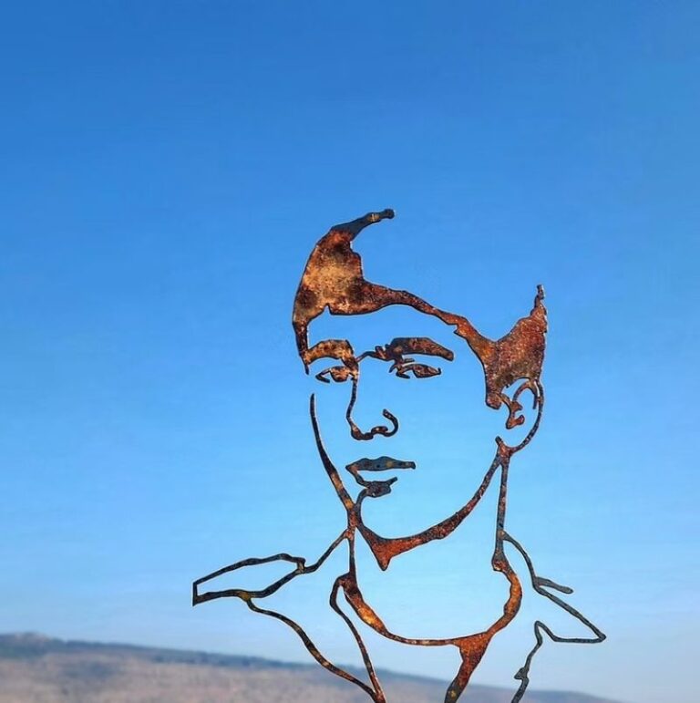 פורטרט פלדה של רון ארד (צילום: אבישי דהן)