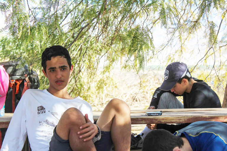עם חברים (צילום: אלבום פרטי)
